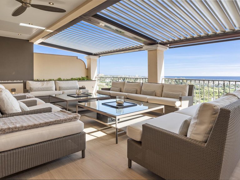 Penthouse for Sale in Benahavís, Malaga 1