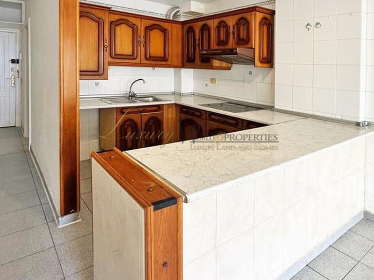 Apartment for Sale in Los Cristianos, Tenerife, España 5