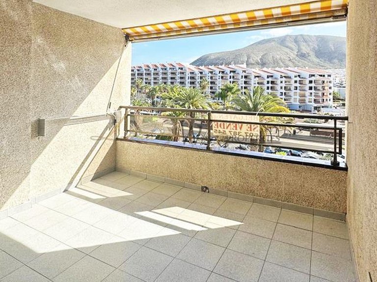 Apartment for Sale in Los Cristianos, Tenerife, España 2
