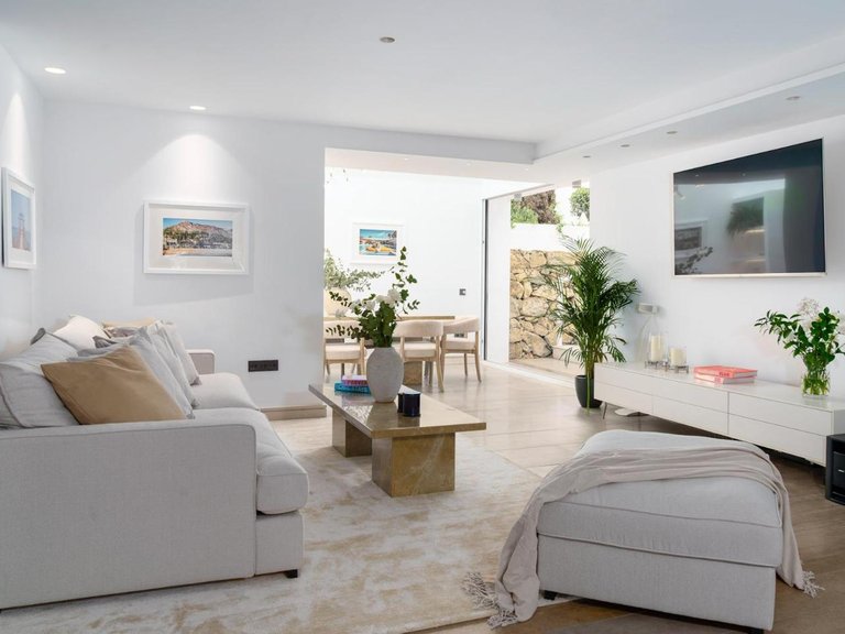 Villa for Sale in Marbella, Malaga 16