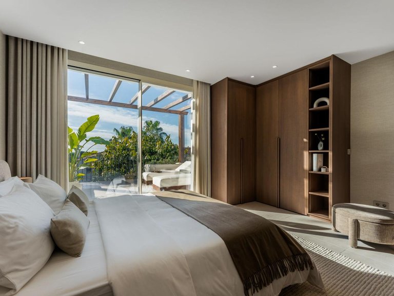 Villa for Sale in Marbella, Malaga 31