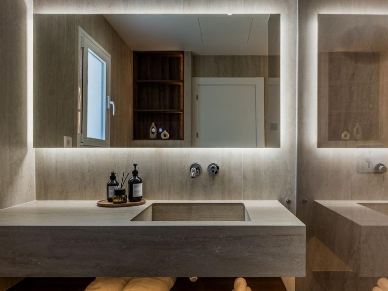 Penthouse for Sale in Marbella, Malaga 18