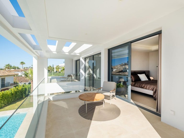 Villa for Sale in Estepona, Malaga 24