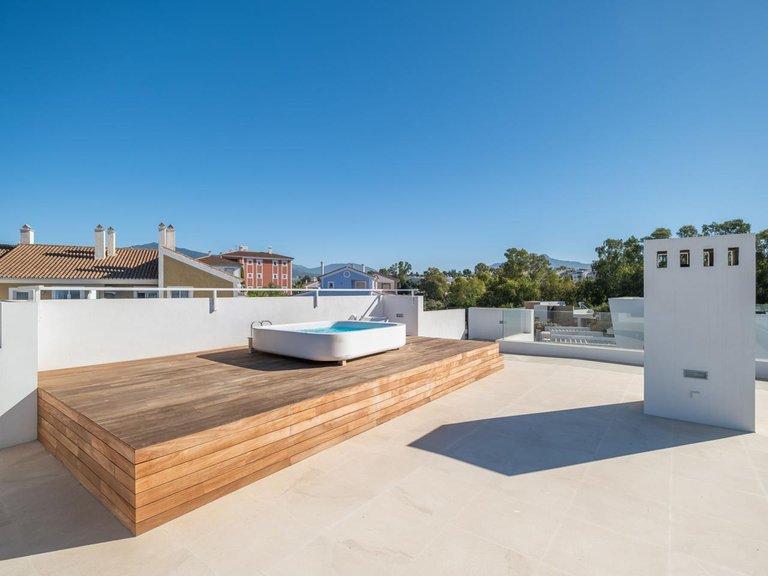 Villa for Sale in Estepona, Malaga 29
