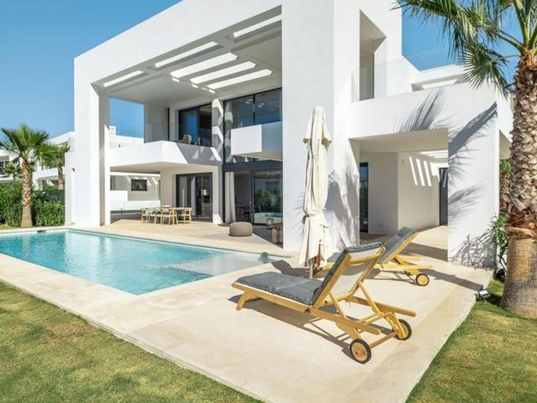 Villa for Sale in Estepona, Malaga 30
