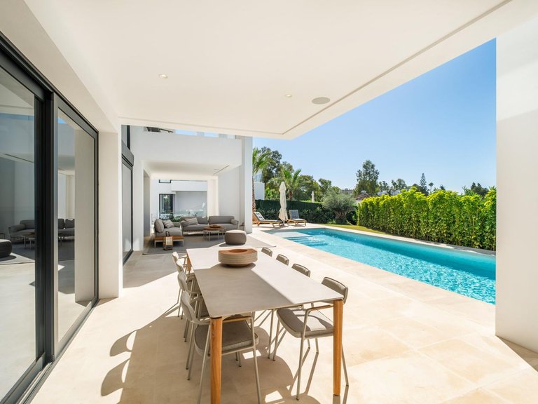 Villa for Sale in Estepona, Malaga 28