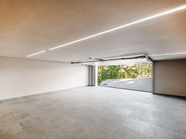 Villa for Sale in Estepona, Malaga 2