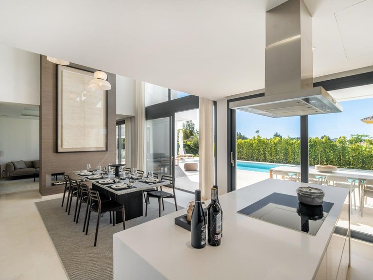 Villa for Sale in Estepona, Malaga 5