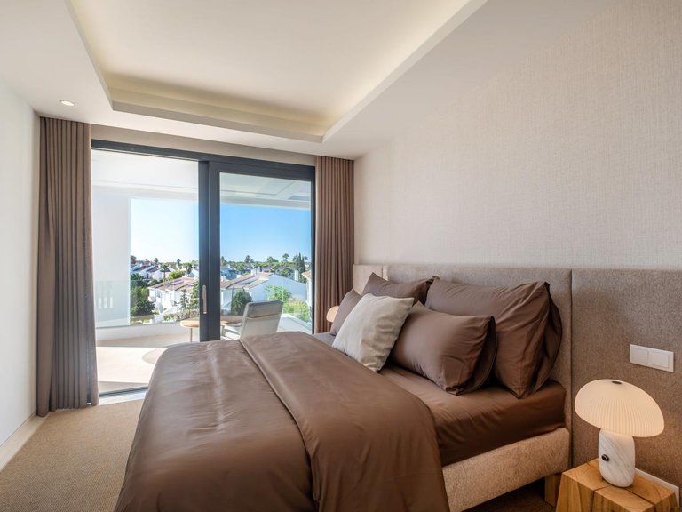 Villa for Sale in Estepona, Malaga 18