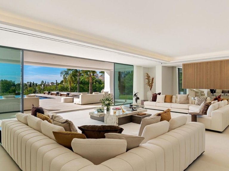 Villa for Sale in Benahavís, Malaga 12