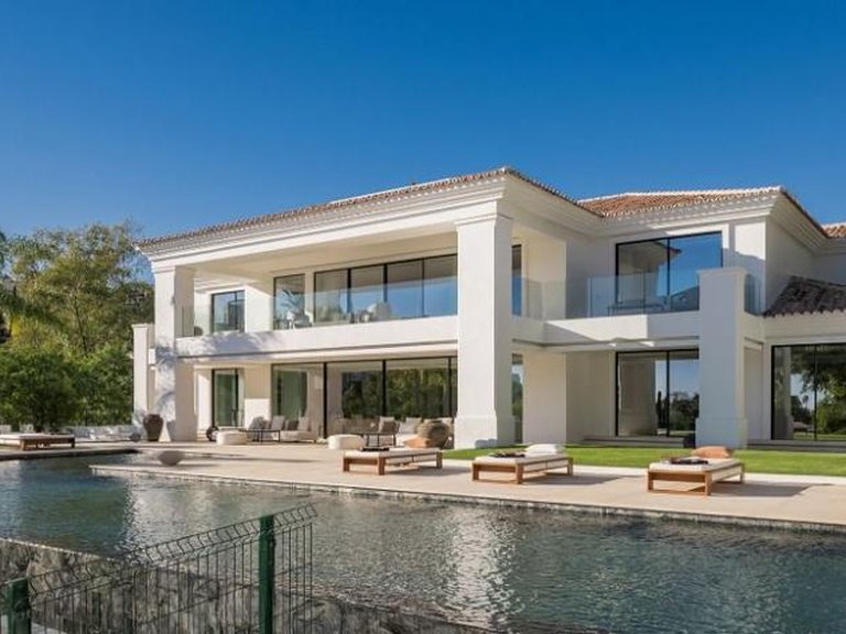 Villa for Sale in Benahavís, Malaga 38