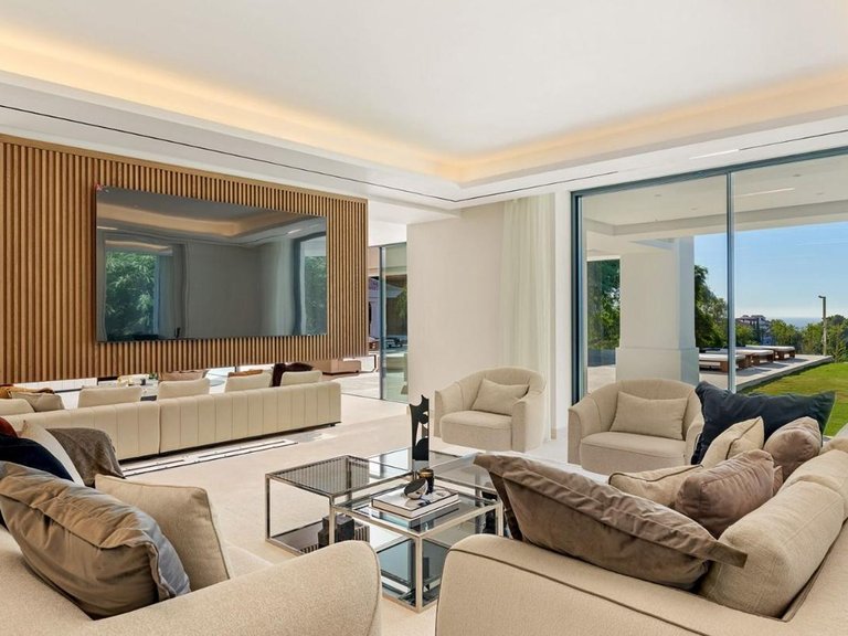 Villa for Sale in Benahavís, Malaga 11
