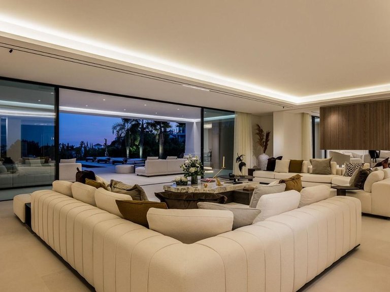Villa for Sale in Benahavís, Malaga 21