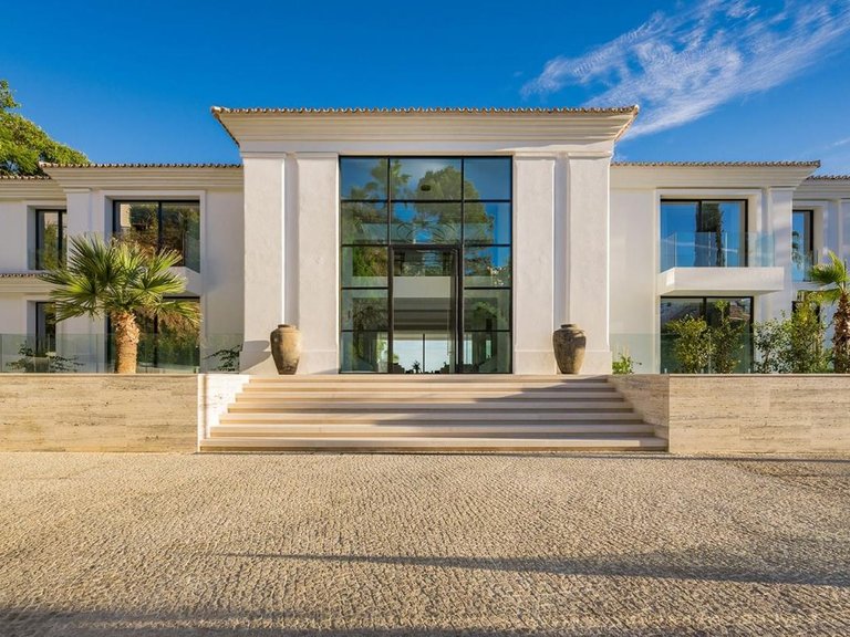 Villa for Sale in Benahavís, Malaga 39
