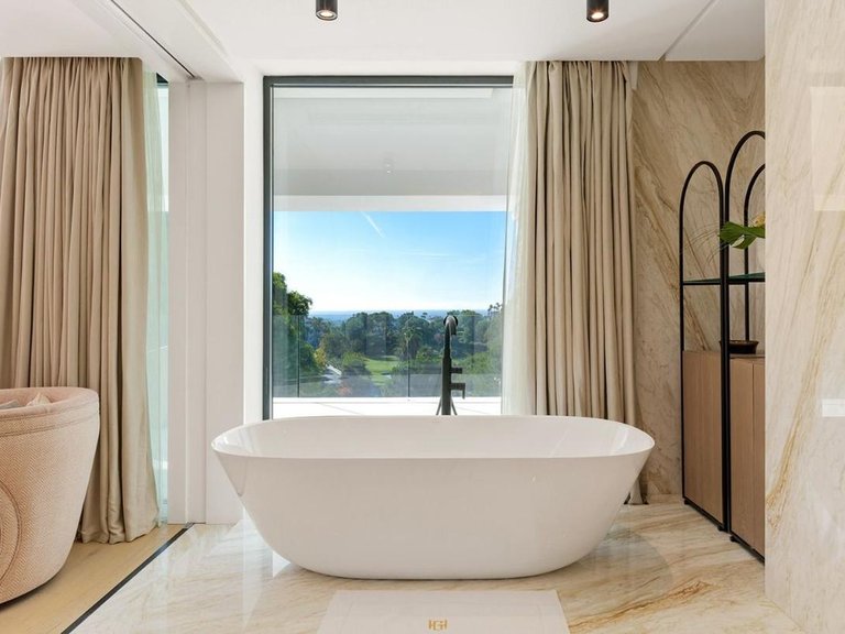 Villa for Sale in Benahavís, Malaga 16