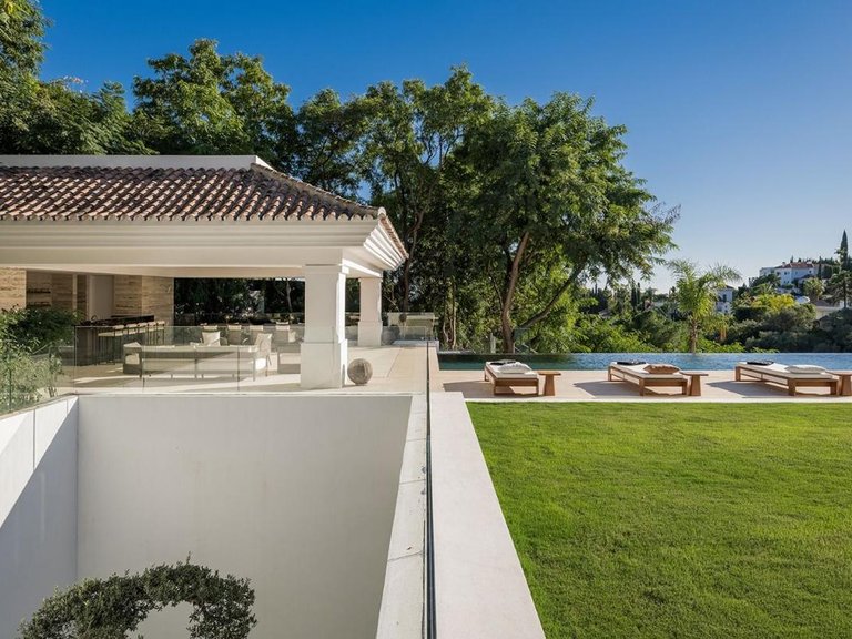 Villa for Sale in Benahavís, Malaga 34