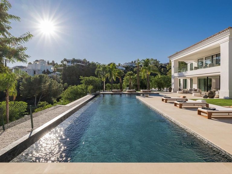 Villa for Sale in Benahavís, Malaga 33
