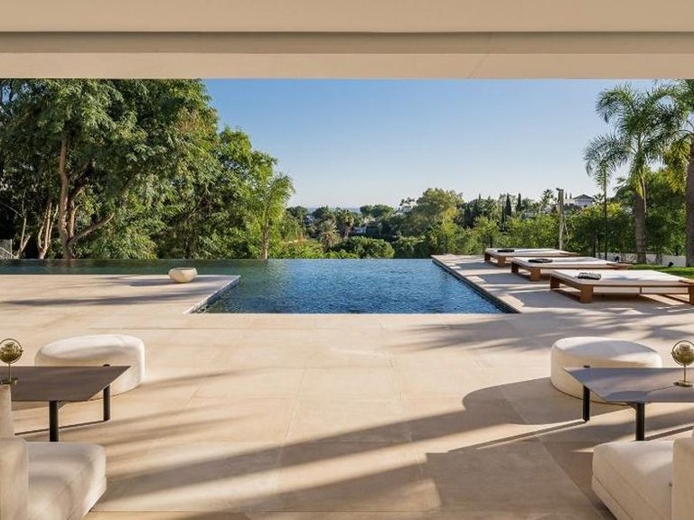 Villa for Sale in Benahavís, Malaga 29