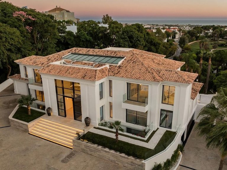 Villa for Sale in Benahavís, Malaga 1