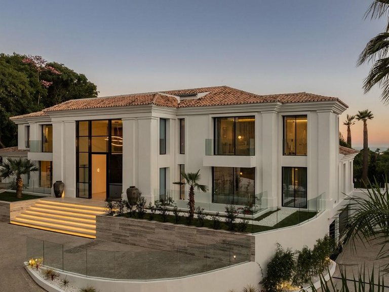 Villa for Sale in Benahavís, Malaga 44