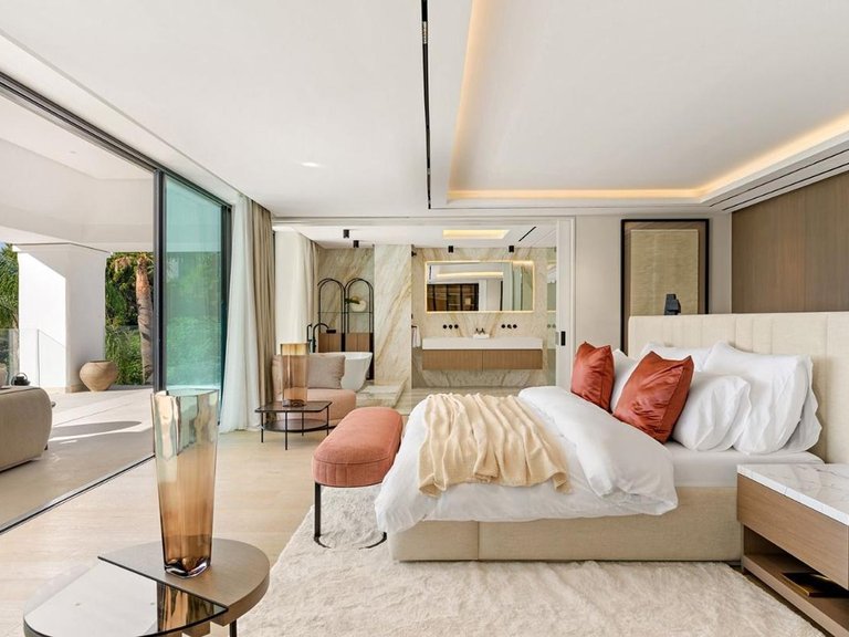 Villa for Sale in Benahavís, Malaga 2