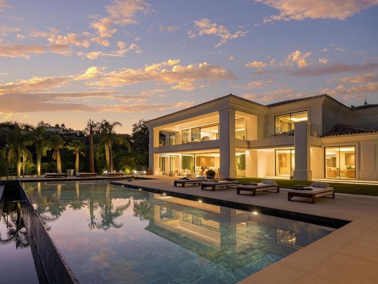 Villa for Sale in Benahavís, Malaga 36