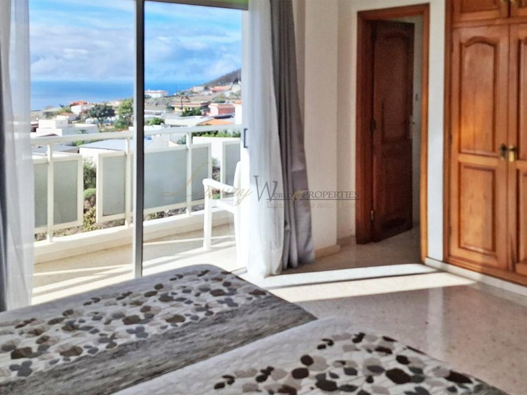 Villa for Sale in La Sabinita, Tenerife, España 9