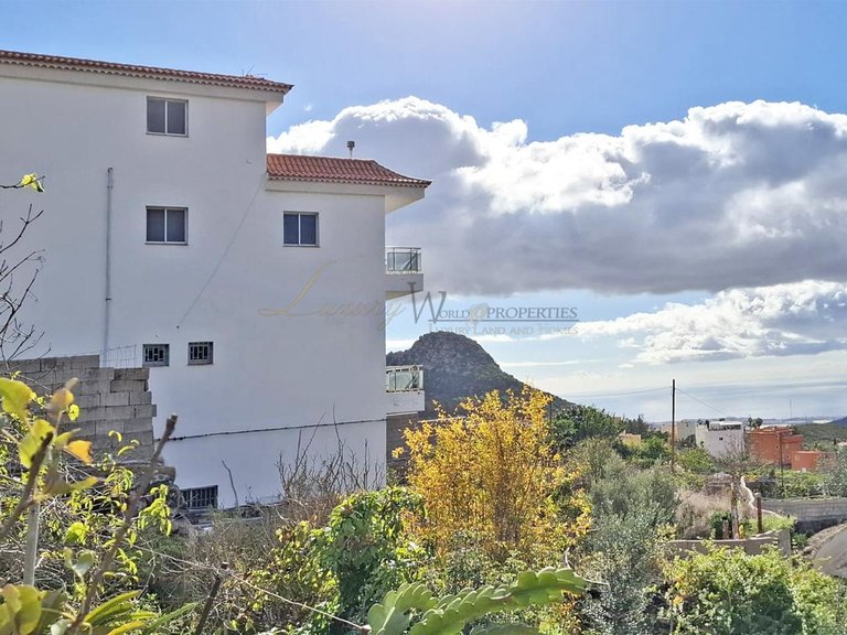 Villa for Sale in La Sabinita, Tenerife, España 3