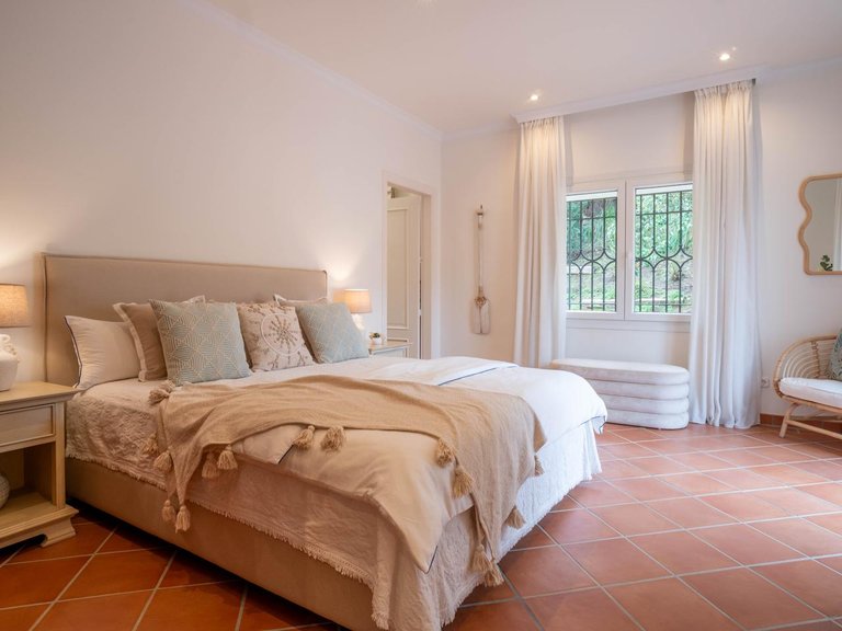 Villa for Sale in Pueblo Nuevo, Cadiz 22