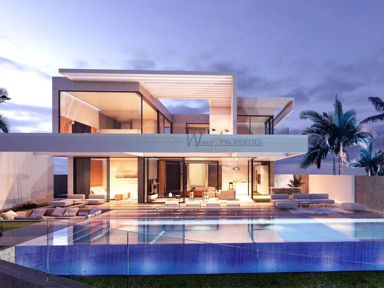 Villa for Sale in Costa Adeje, Tenerife, España 1