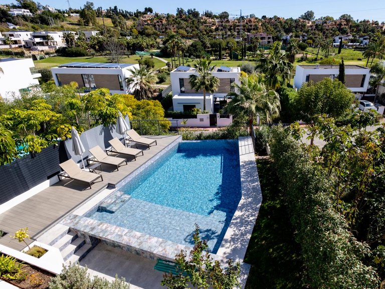 Villa for Sale in Estepona, Malaga 18
