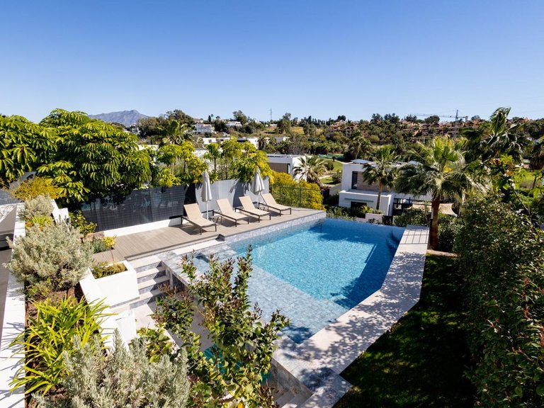 Villa for Sale in Estepona, Malaga 26