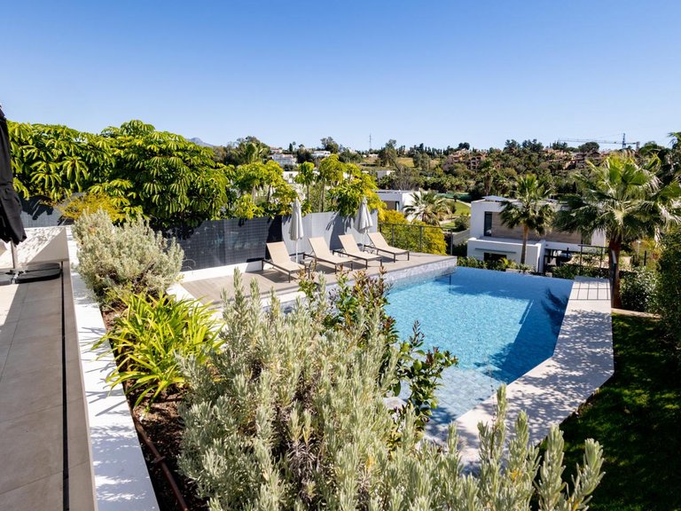 Villa for Sale in Estepona, Malaga 27