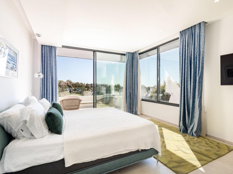Villa for Sale in Estepona, Malaga 25