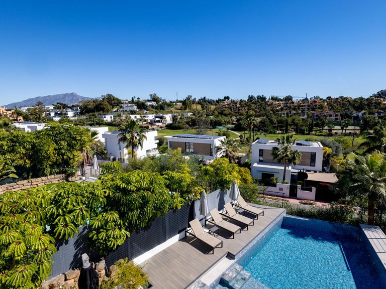 Villa for Sale in Estepona, Malaga 17