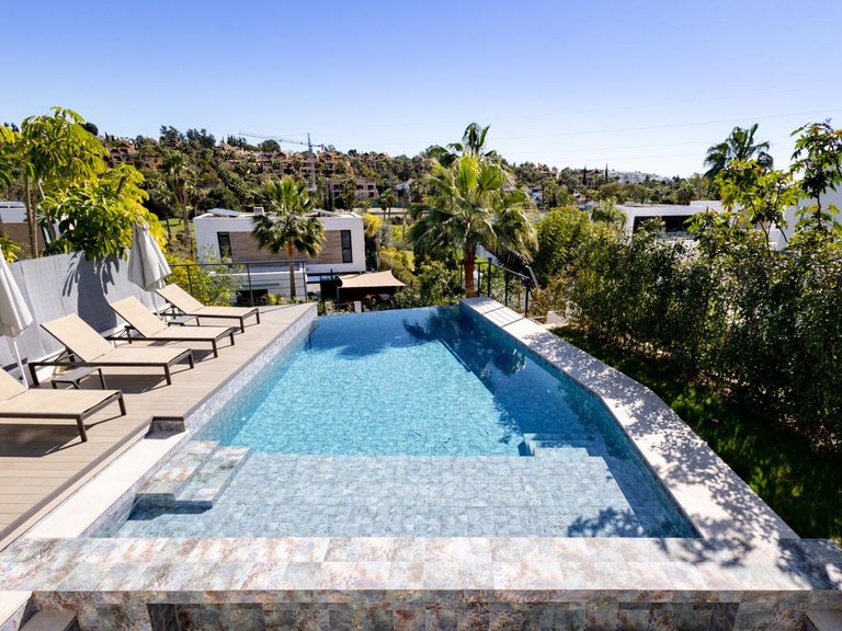 Villa for Sale in Estepona, Malaga 3