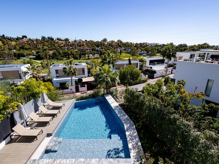 Villa for Sale in Estepona, Malaga 16