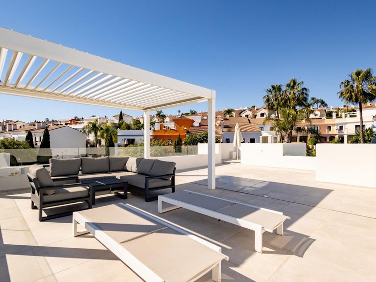Villa for Sale in Estepona, Malaga 8