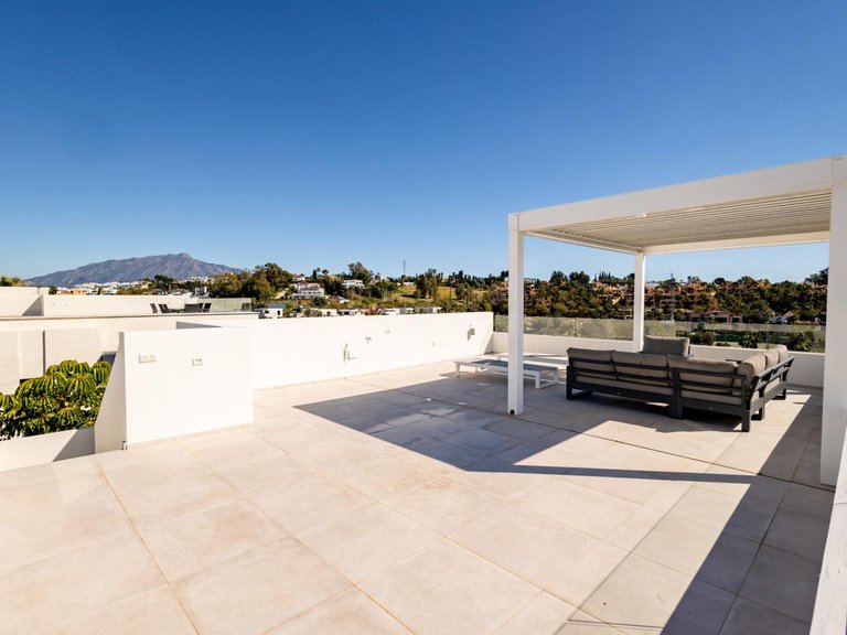 Villa for Sale in Estepona, Malaga 9