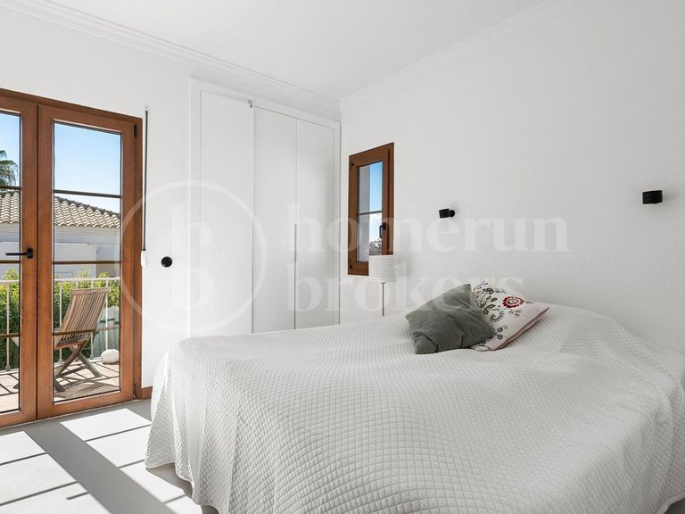 Villa for Sale in Estepona, Malaga 12
