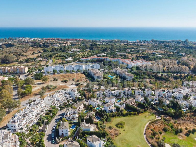 Villa for Sale in Estepona, Malaga 39