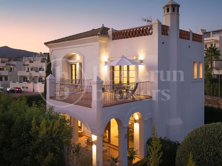 Villa for Sale in Estepona, Malaga 36
