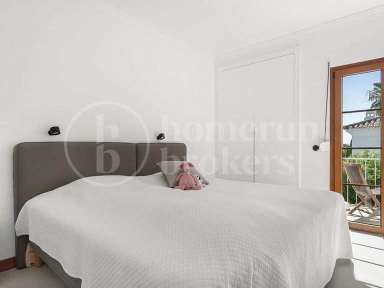 Villa for Sale in Estepona, Malaga 11