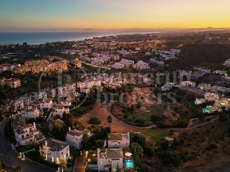 Villa for Sale in Estepona, Malaga 38