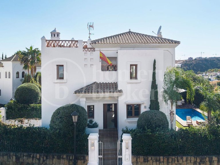 Villa for Sale in Estepona, Malaga 34