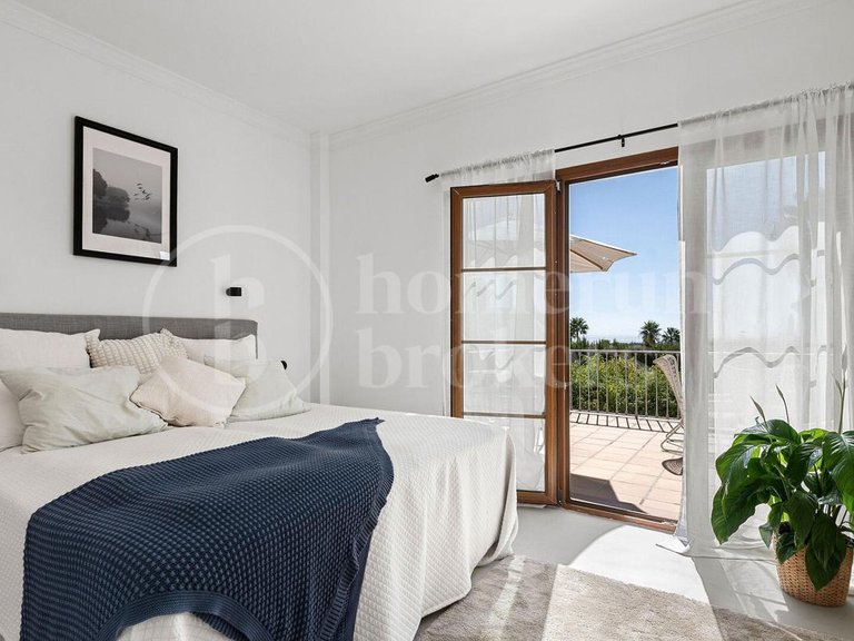 Villa for Sale in Estepona, Malaga 10