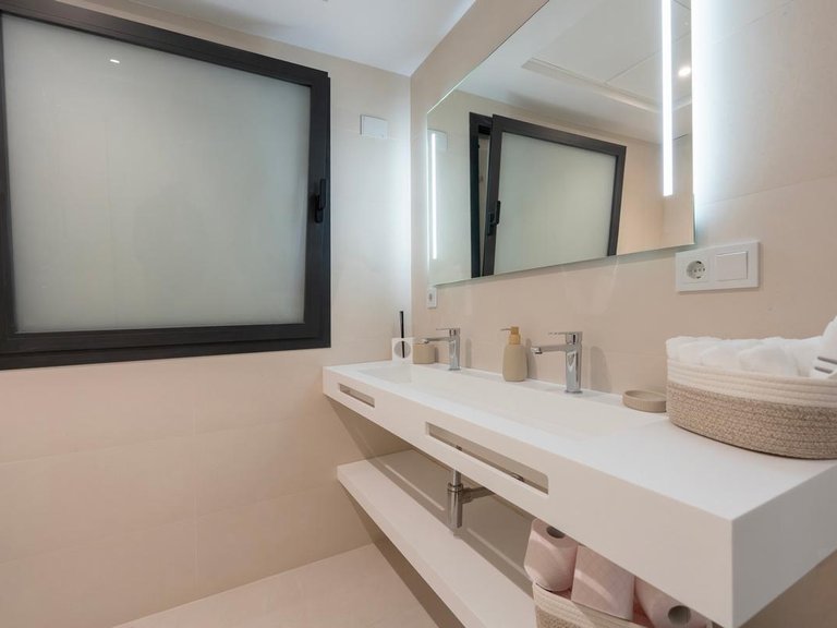 Penthouse for Sale in Marbella, Malaga 12