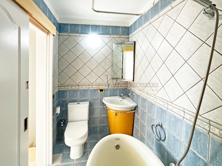 Town House for Sale in Los Cristianos, Tenerife, España 24