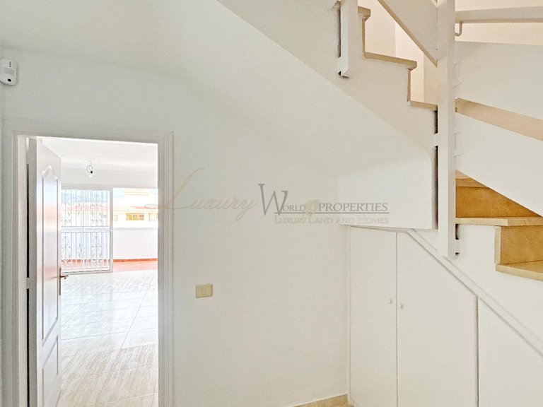 Town House for Sale in Los Cristianos, Tenerife, España 18