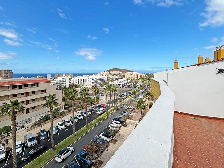 Town House for Sale in Los Cristianos, Tenerife, España 28